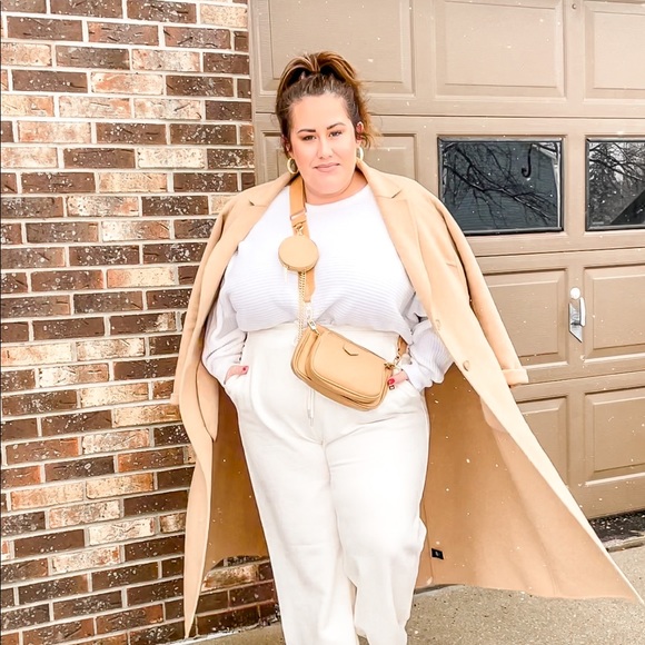 Meet your Posher, Emily - Picture 1 of 1